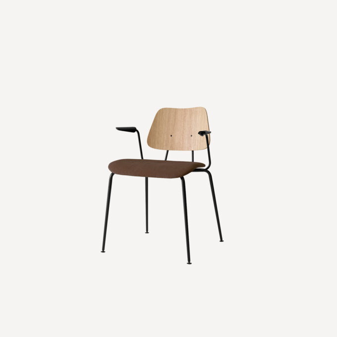 11.2 Armchair four-legged