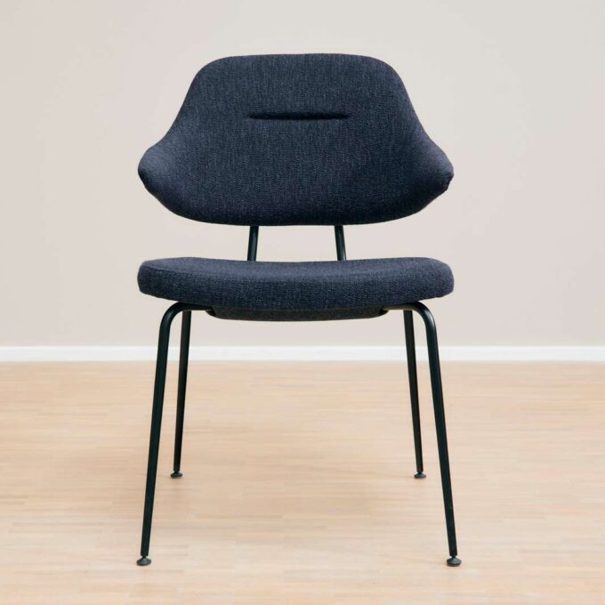 70.2 Executive 4-legged Chair