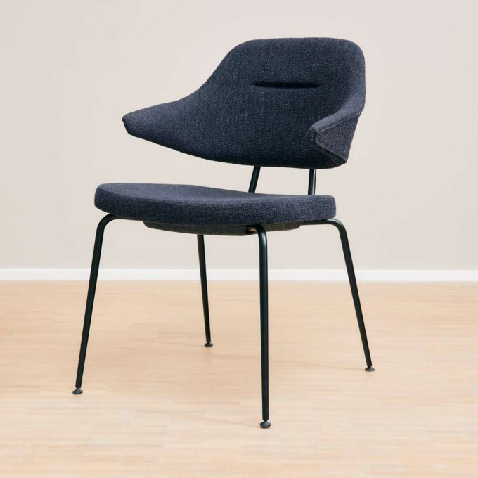 70.2 Executive 4-legged Chair