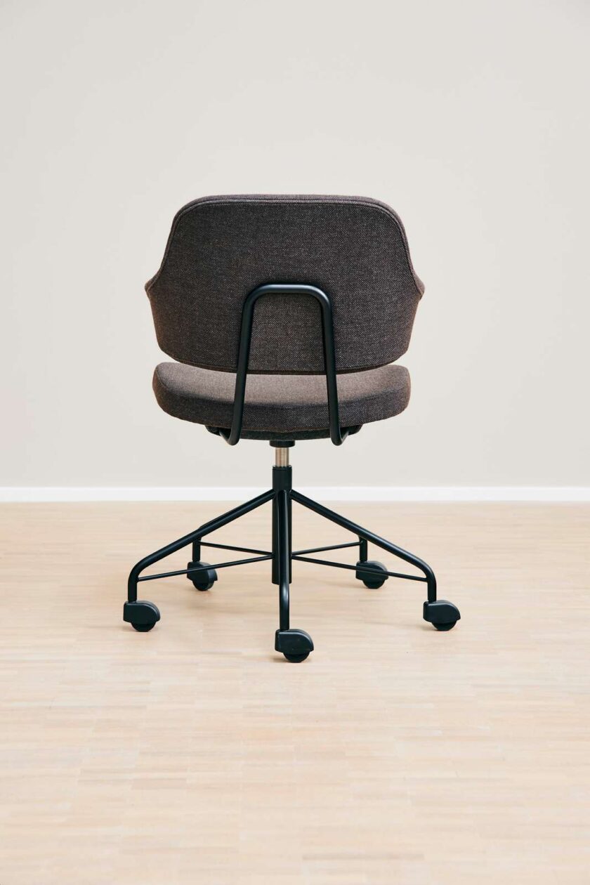72.2 Executive Meeting Chair - Image 5