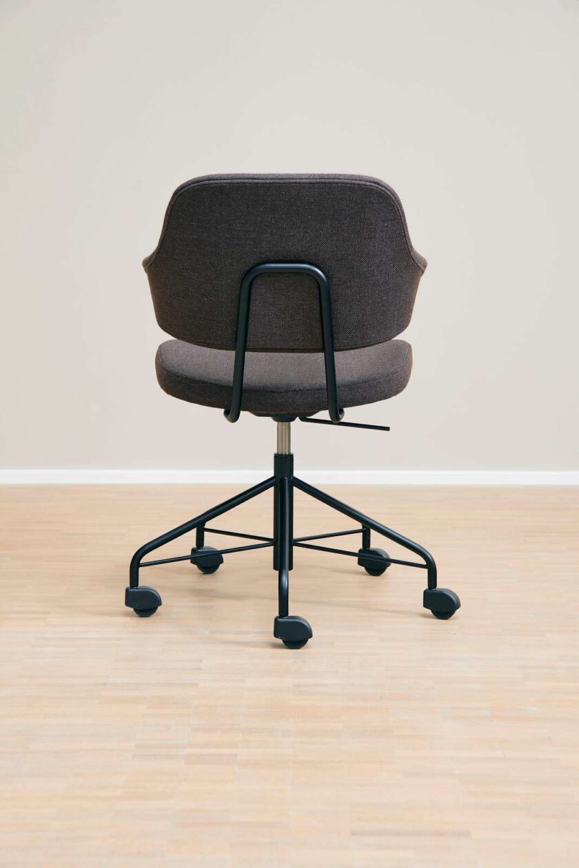 73.2 Executive Work Chair - Image 4
