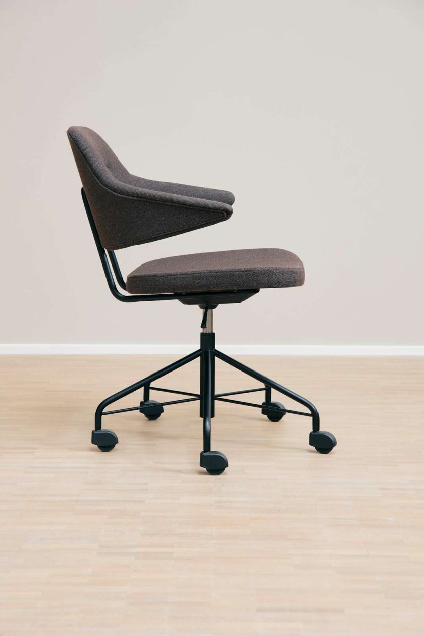 73.2 Executive Work Chair - Image 5